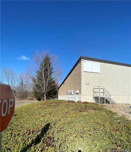 9 Moody Rd, Enfield, CT 06082